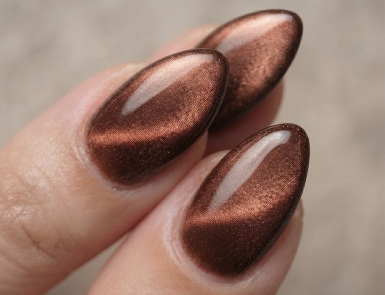 Cat Eye · manucure NK Nails Bar Marrakech